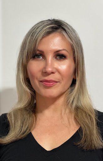 Professional headshot of Ela Kawczynski, Clara therapist